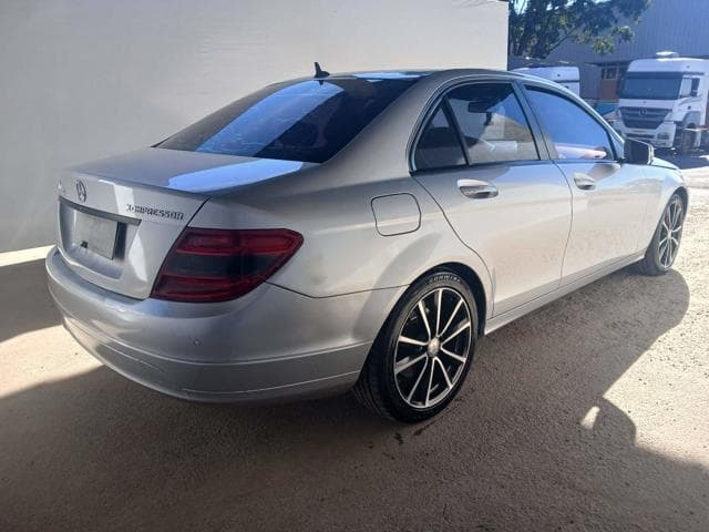 MERCEDES-BENZ - C 200 K — foto do lote