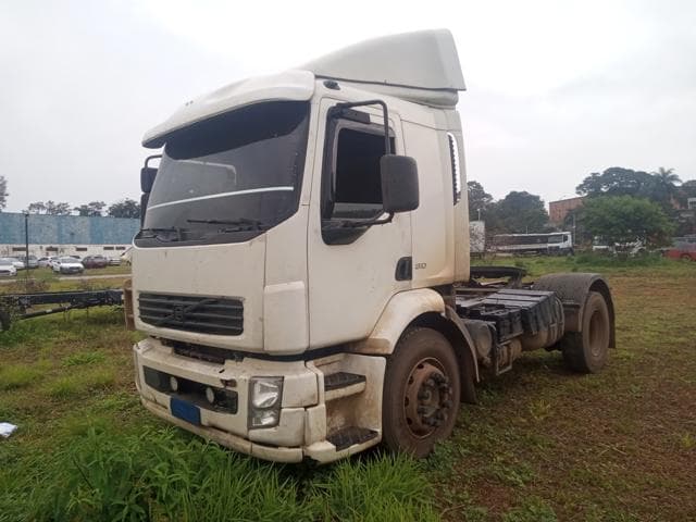 VOLVO - VM 310 4X2T — foto do lote