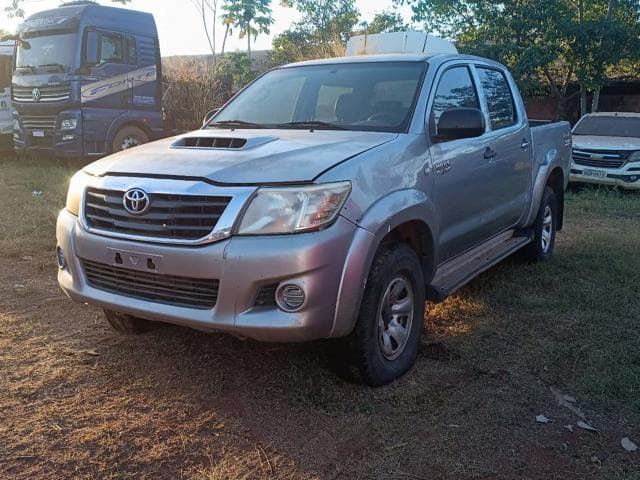 TOYOTA - HILUX CD4X4 STD — foto do lote