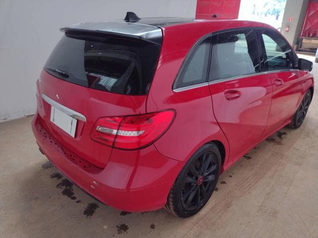 MERCEDES-BENZ - B200CGI — foto do lote