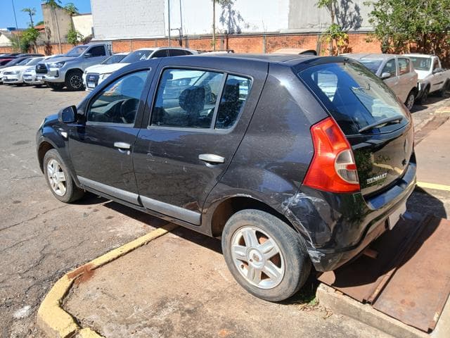 RENAULT - SANDERO EXP 16 — foto do lote