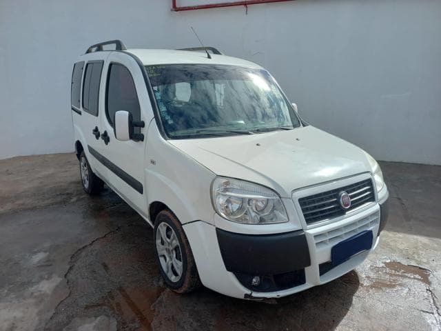 FIAT - DOBLO ESSENCE 1.8 — foto do lote