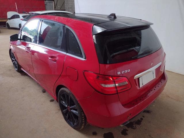 MERCEDES-BENZ - B200CGI — foto do lote