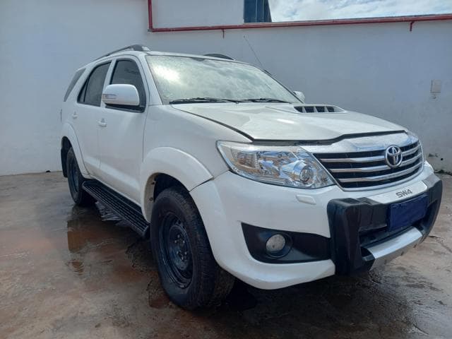 TOYOTA - HILUXSW4 SRV4X4 — foto do lote