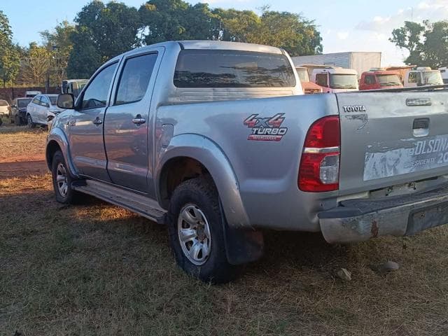 TOYOTA - HILUX CD4X4 STD — foto do lote