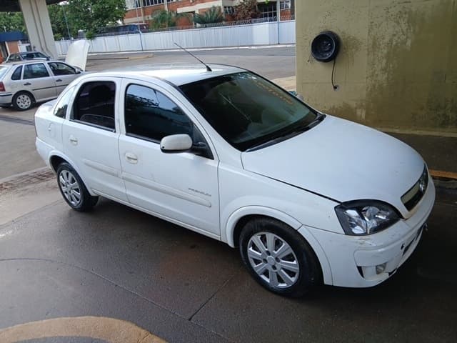 GM - CORSA SEDAN PREMIUM — foto do lote