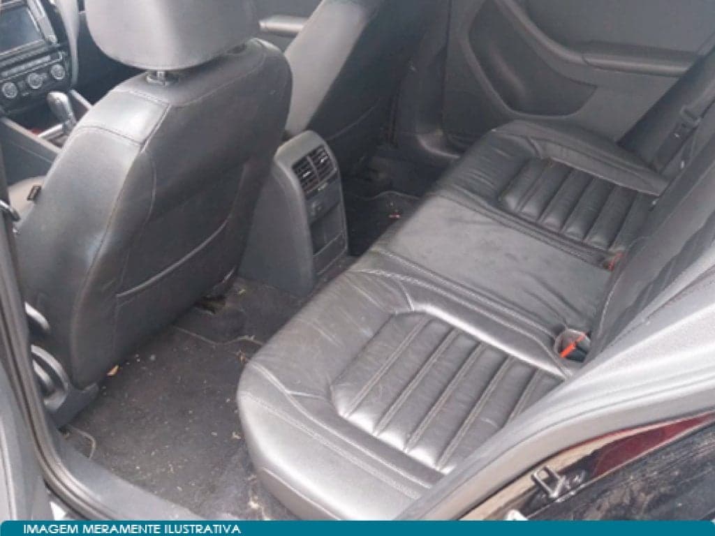 Carro Volkswagen Jetta Highline - 2016/2016 — foto do lote