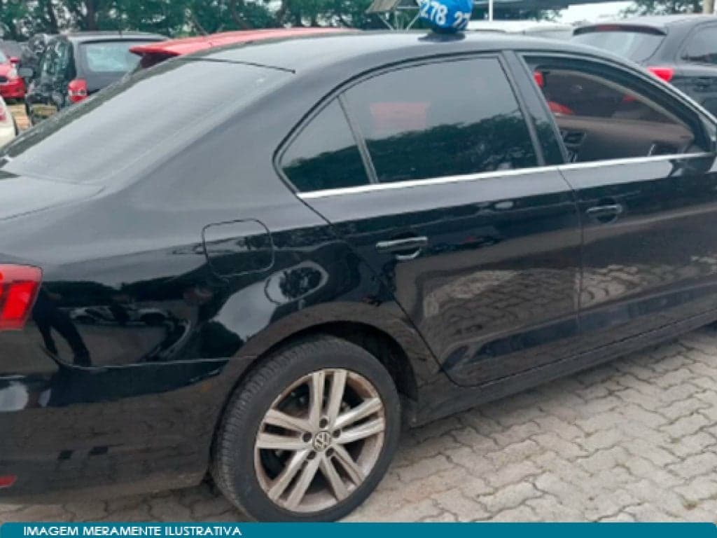 Carro Volkswagen Jetta Highline - 2016/2016 — foto do lote