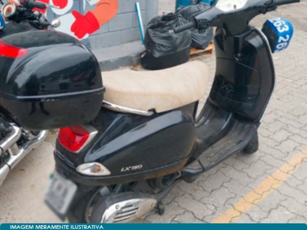 Motocicleta Piaggio Vespa LX 150 - 2016/2016 — foto do lote
