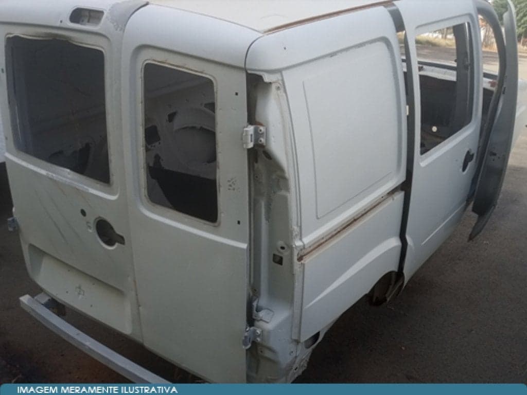 Carcaça de Carro Fiat Doblo — foto do lote