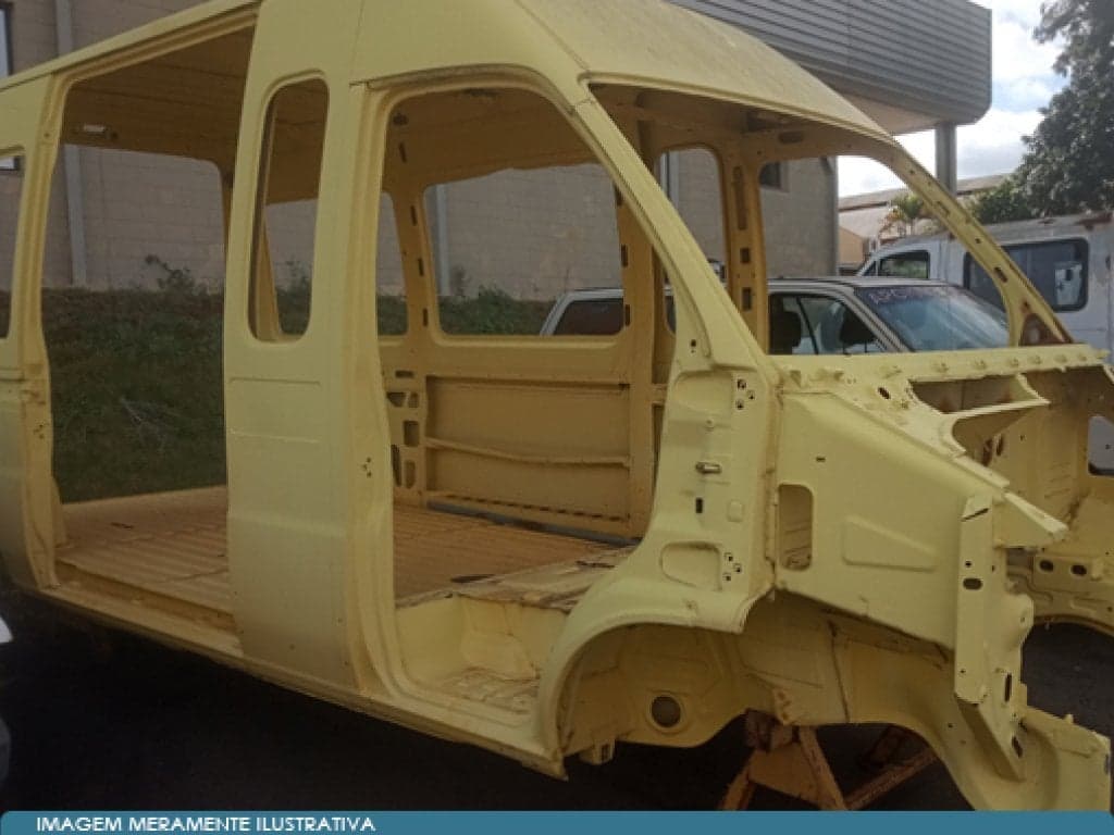 Carcaça de Carro Renault Master — foto do lote
