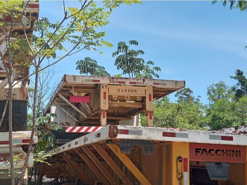 LOTE 44: VEÍCULO SEMIREBOQUE DE CARGA SECA "RANDON", PLACA CYB-8017, ANO 2001, EM ESTADO DE SUCATA Processo: 1127919-19.2018.