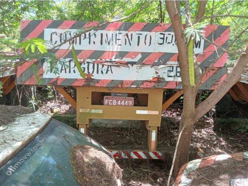 LOTE 47: VEÍCULO SEMIREBOQUE DE CARGA SECA "FACCHINI" MOD. SRF PSED, PLACA FCB-4449, ANO 2012, EM ESTADO DE SUCATA Processo: