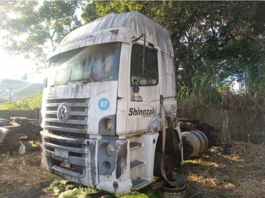 LOTE 03: VEÍCULO VOLKSWAGEN 25-370 E CONSTEL. 6X2 TRACTOR 2P (DIES.), PLACA EMU-0337, ANO/MODELO 2011. Processo: 1127919-19.2