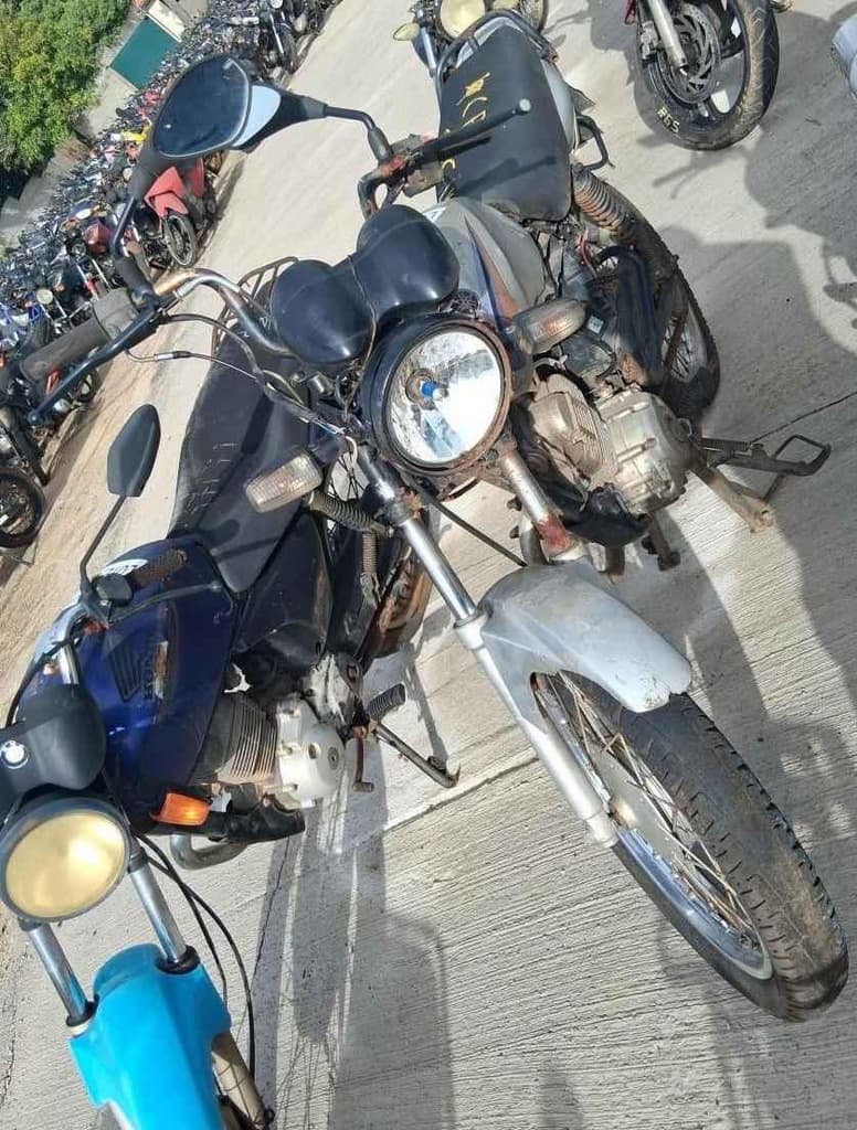 YAMAHA YBR 125 2003 2004 Sucata Motor Servível — foto do lote