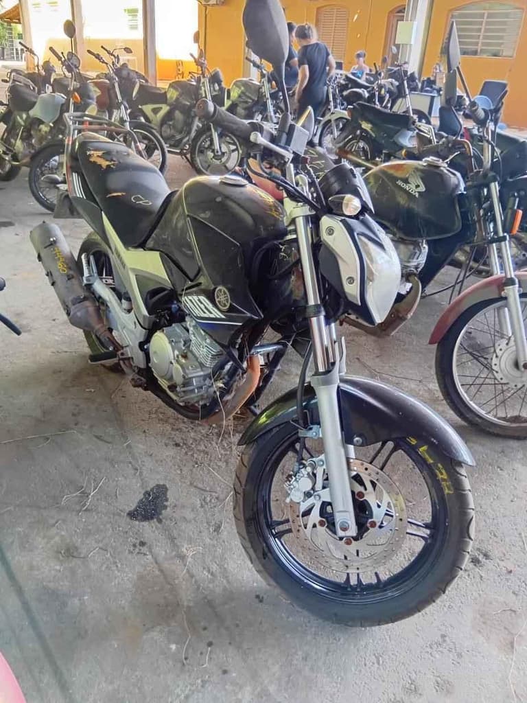 YAMAHA FAZER 2011 2012 Sucata Motor Servível — foto do lote