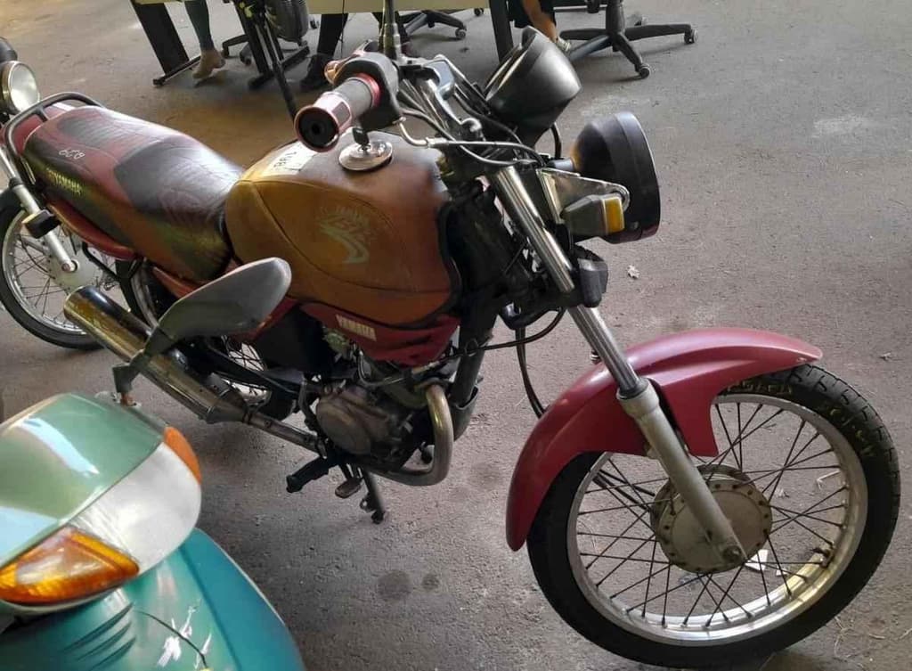 YAMAHA YBR 125 2005 2005 Sucata Motor Servível — foto do lote