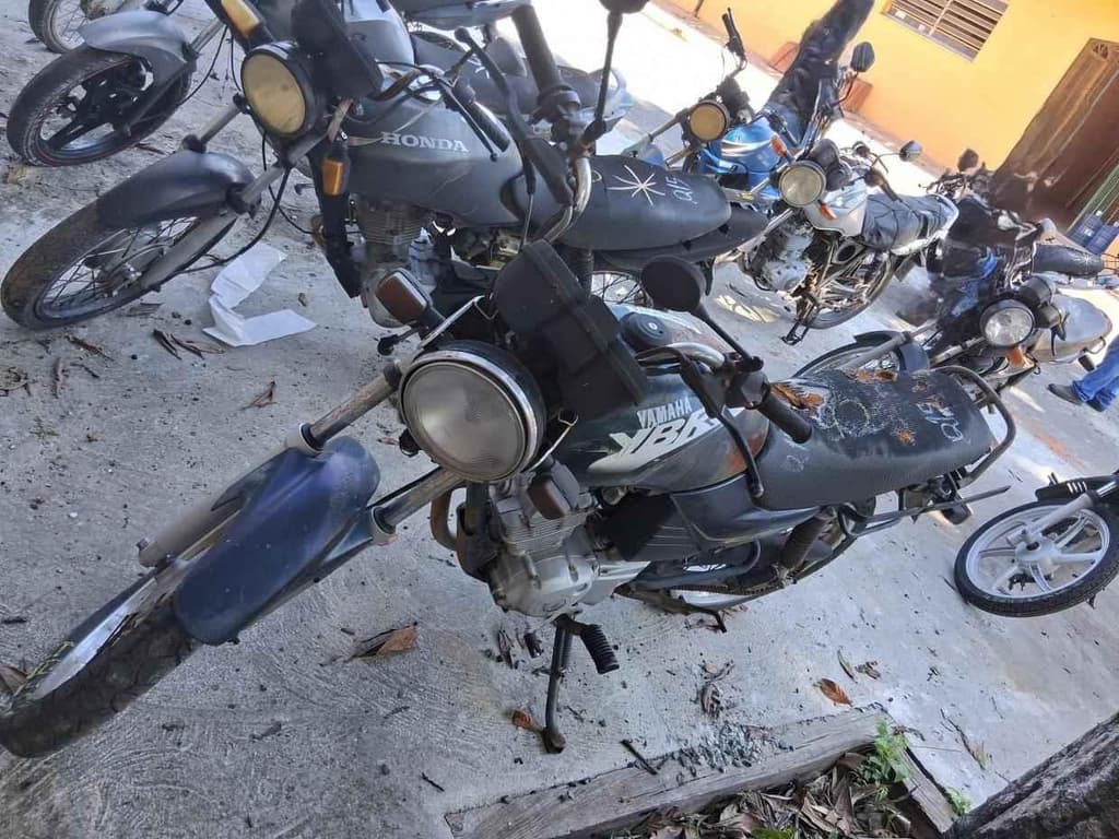YAMAHA YBR 125 2001 2001 Sucata Motor Servível — foto do lote