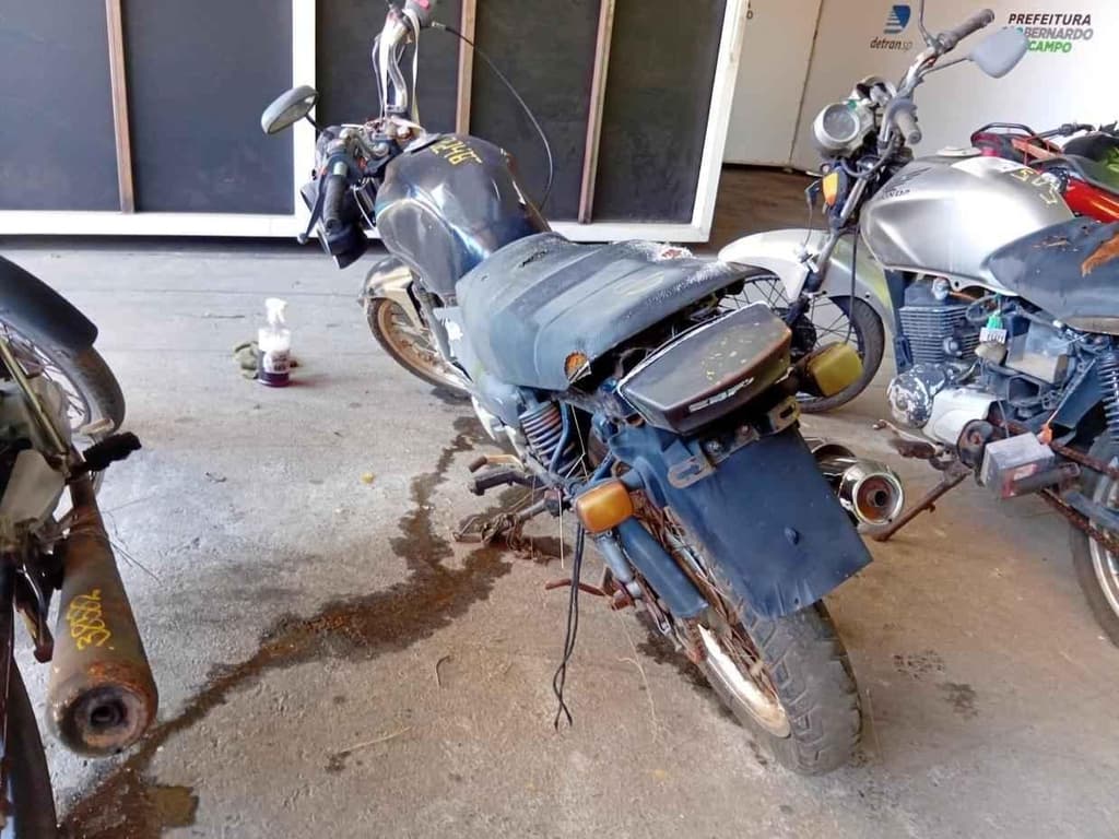 YAMAHA YBR 2003 2003 Sucata Motor Servível — foto do lote