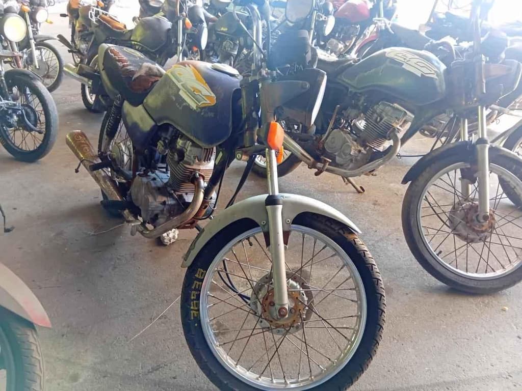 HONDA CG 125 1999 2000 Sucata Motor Servível — foto do lote