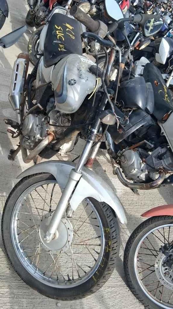 YAMAHA YBR 125 2003 2004 Sucata Motor Servível — foto do lote
