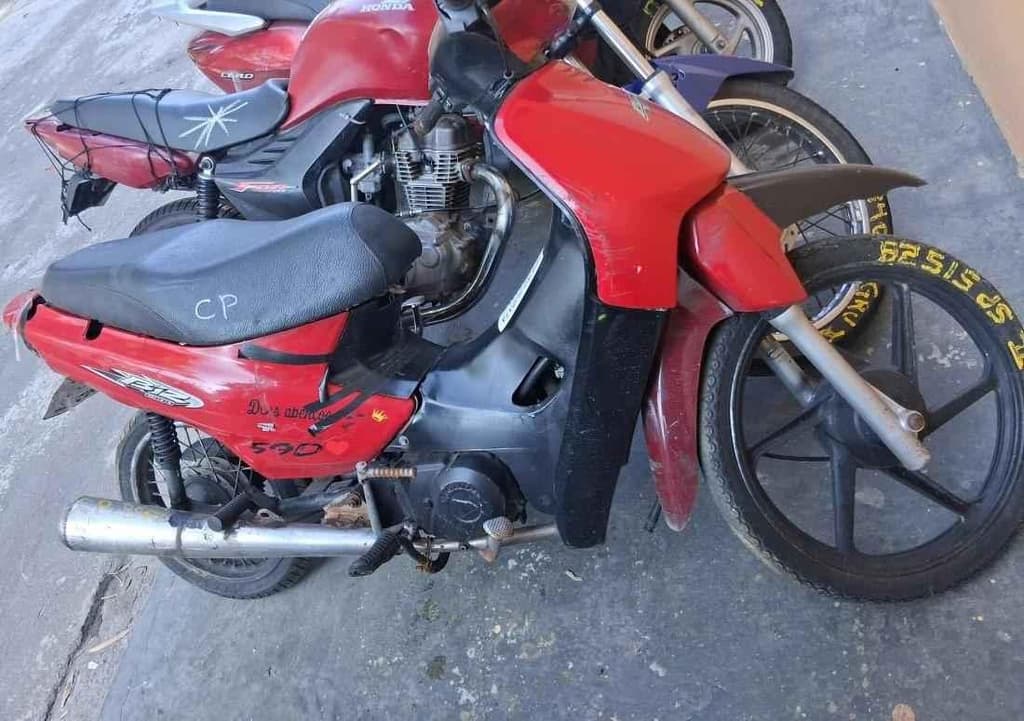 HONDA C-100 BIZ 2005 2005 Sucata Motor Servível — foto do lote