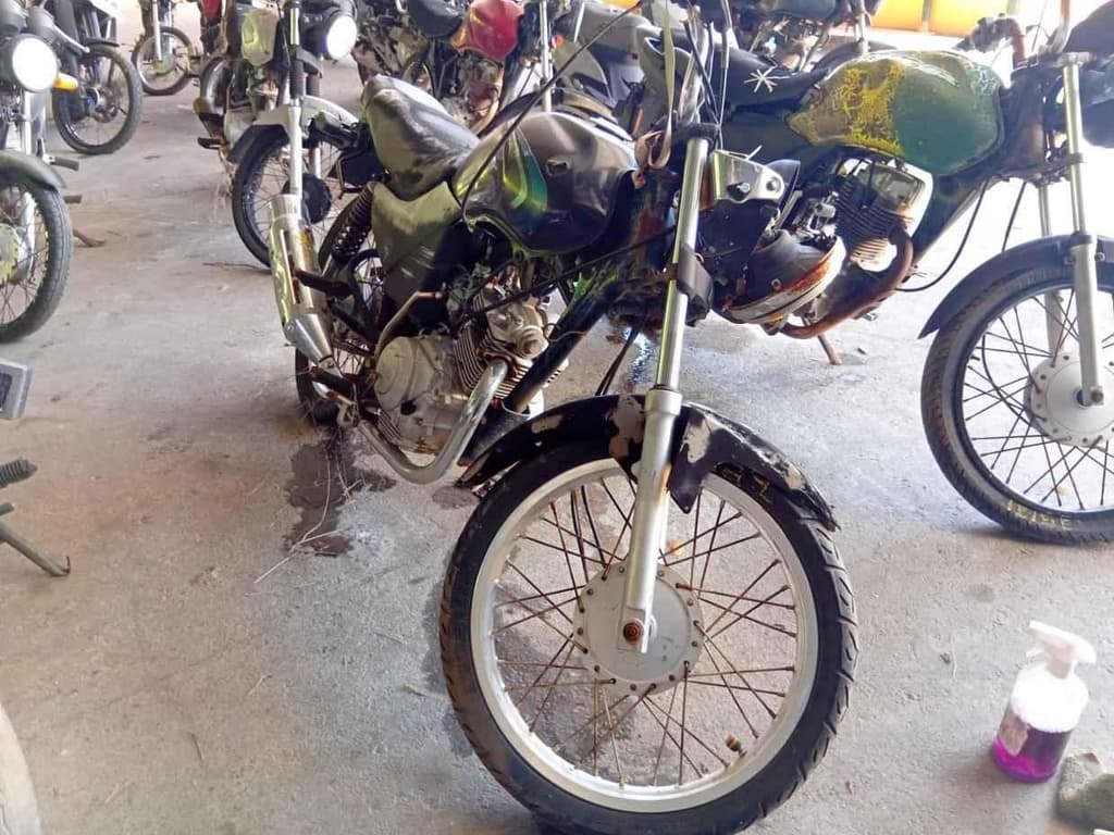 YAMAHA YBR 2003 2003 Sucata Motor Servível — foto do lote