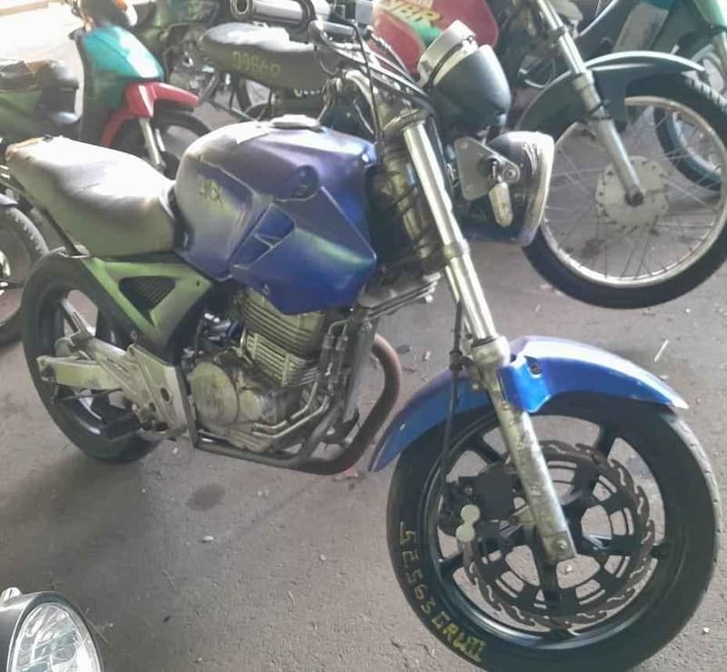 HONDA CBX 250 TWISTER 2003 2003 Sucata Motor Servível — foto do lote