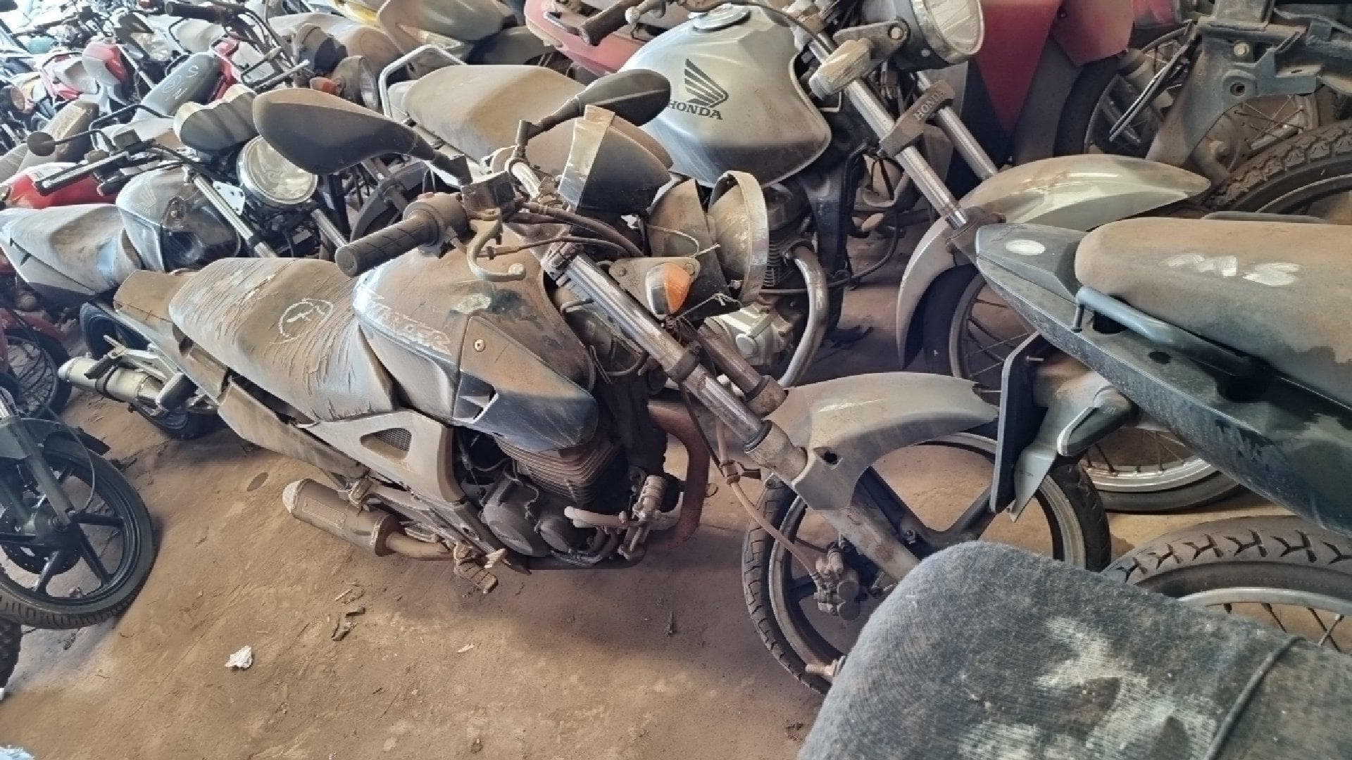 HONDA/CBX 250 TWISTER - 2002/2003 - Américo Brasiliense-SP - REPASSE — foto do lote