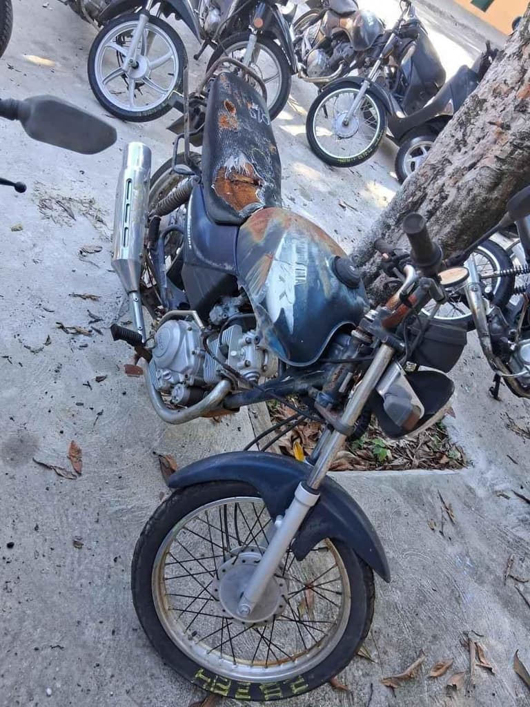 YAMAHA YBR 125 2001 2001 Sucata Motor Servível — foto do lote