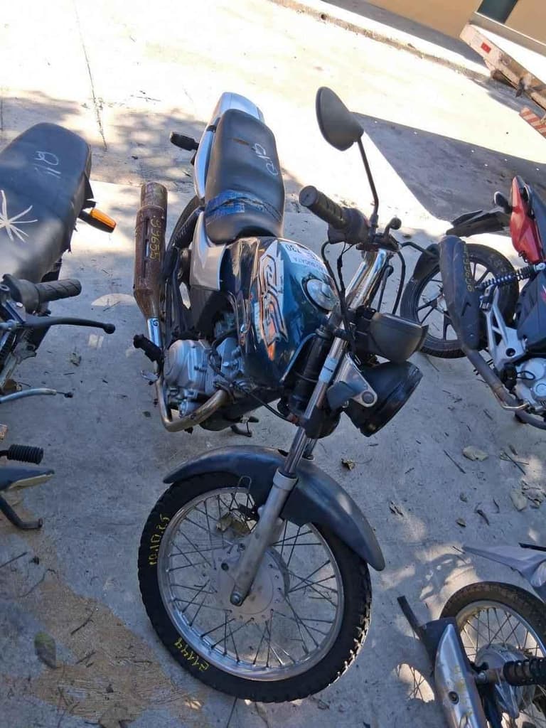 YAMAHA YBR 125 2003 2004 Sucata Motor Servível — foto do lote