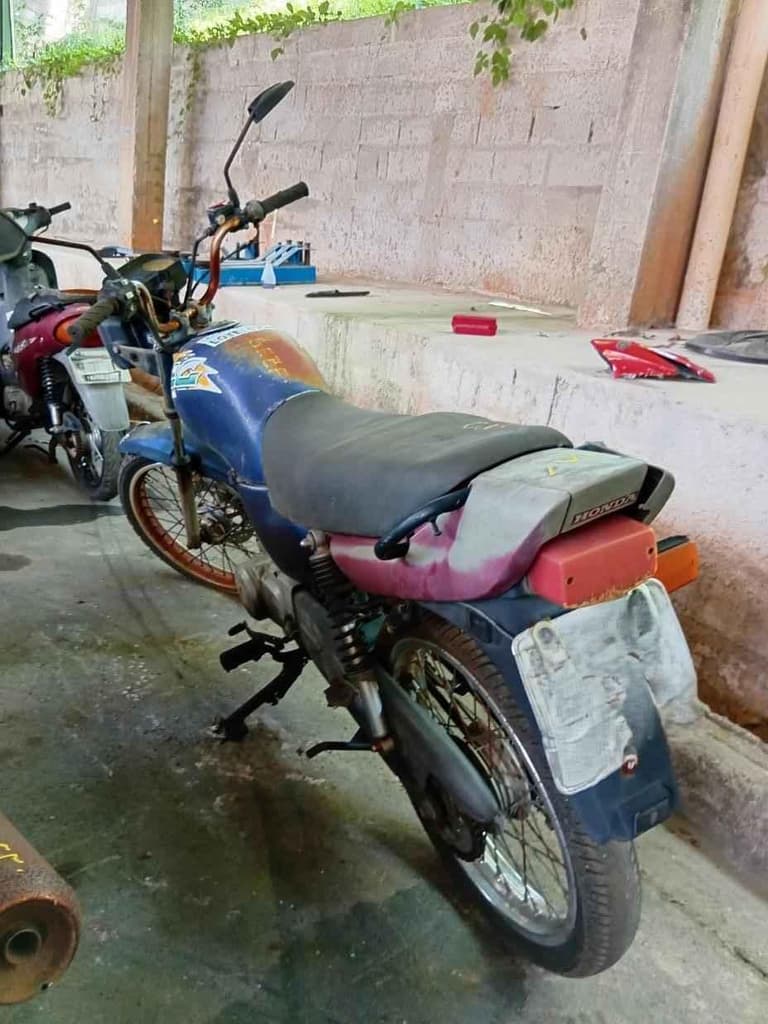 HONDA CG 125 1999 2000 Sucata Motor Servível — foto do lote
